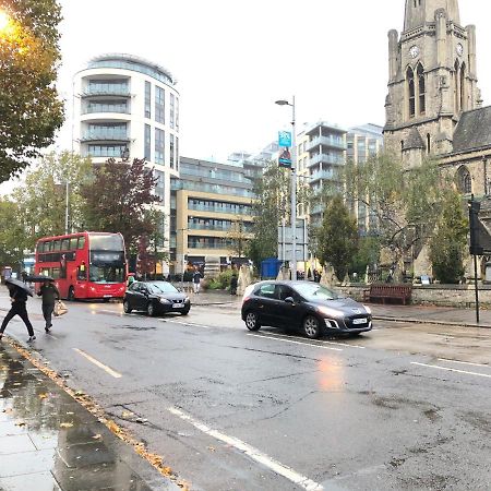 Greater London Holiday Let @ Hanwellアパートメント エクステリア 写真